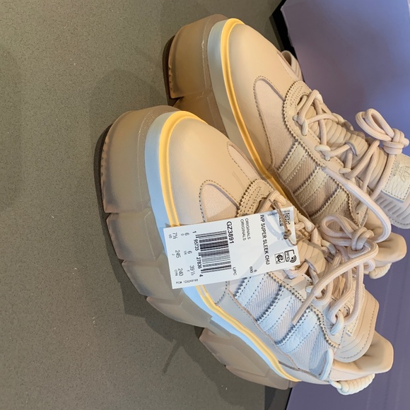 Ivy Park x Adidas Super Sleek - Picture 3 of 8